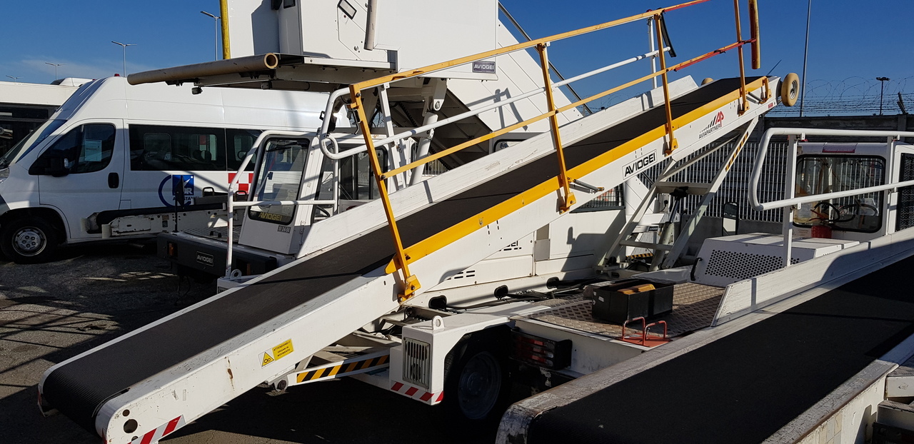 AVIOGEI Belt loader NS450 - Förderbandwagen: das Bild 1 AVIOGEI Belt loader NS450 - Förderbandwagen: das Bild 1