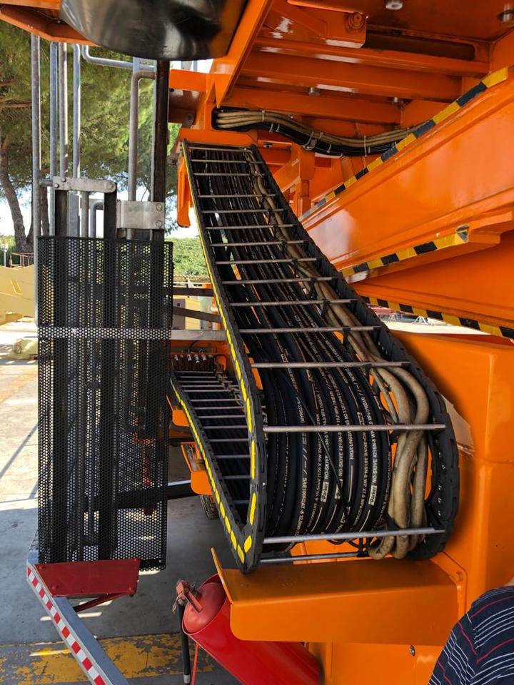 Main Deck Loader Aviogei 20 tons 2PU2000 - Flugzeuglader: das Bild 2 Main Deck Loader Aviogei 20 tons 2PU2000 - Flugzeuglader: das Bild 2