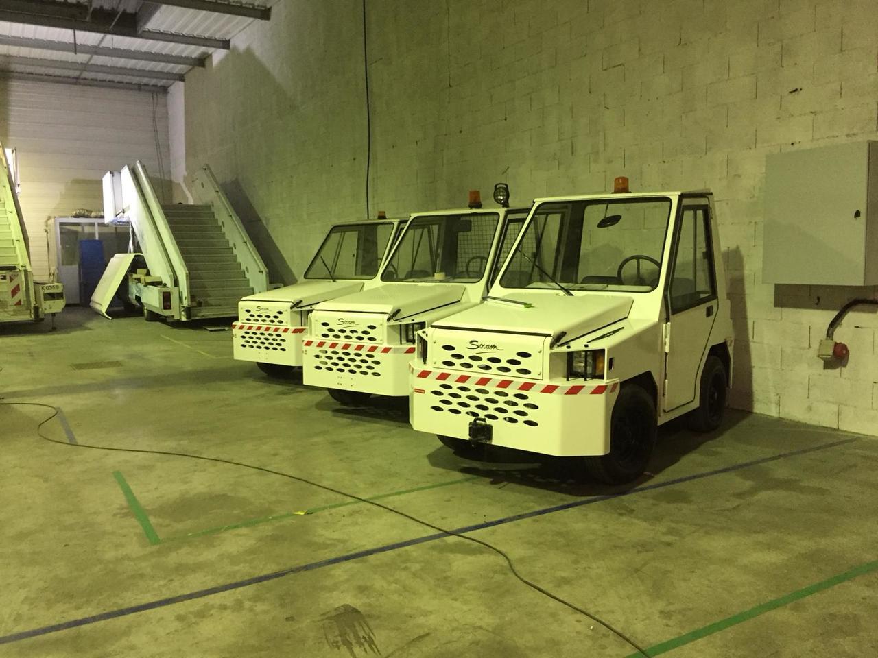 SOVAM TRACTOR/DIESEL K22 - Gepäckschlepper: das Bild 2 SOVAM TRACTOR/DIESEL K22 - Gepäckschlepper: das Bild 2