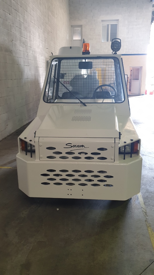 SOVAM TRACTOR/DIESEL K22 - Gepäckschlepper: das Bild 4 SOVAM TRACTOR/DIESEL K22 - Gepäckschlepper: das Bild 4