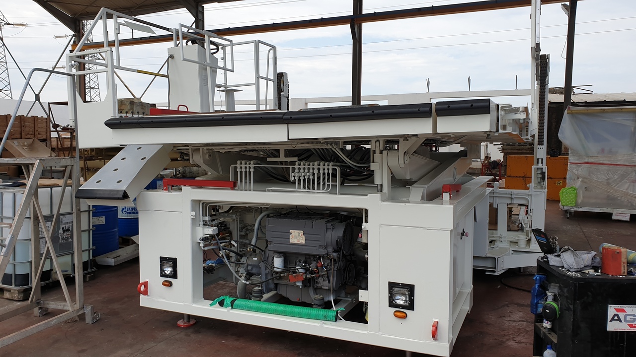 Loader Universal Trepel 70U - Flugzeuglader: das Bild 2 Loader Universal Trepel 70U - Flugzeuglader: das Bild 2