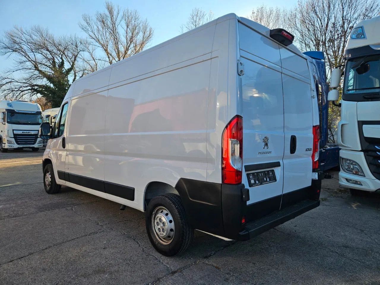Peugeot Boxer Box 2.2 Premium FT 350 L3H2 Camera 2 units - Koffer Transporter: das Bild 4 Peugeot Boxer Box 2.2 Premium FT 350 L3H2 Camera 2 units - Koffer Transporter: das Bild 4