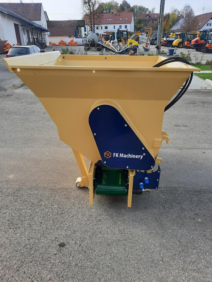 Einstreugerät Futterverteilgerät Liegeboxen Frontlader Hoflader - Fütterungstechnik: das Bild 4 Einstreugerät Futterverteilgerät Liegeboxen Frontlader Hoflader - Fütterungstechnik: das Bild 4