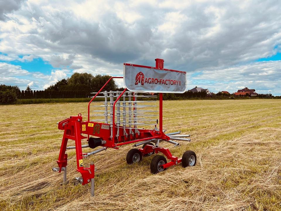 Kreiselschwader Schwader Agro Factory 4,2m KN-420 neu Krone - Heuwender/ Wenderechen: das Bild 3 Kreiselschwader Schwader Agro Factory 4,2m KN-420 neu Krone - Heuwender/ Wenderechen: das Bild 3