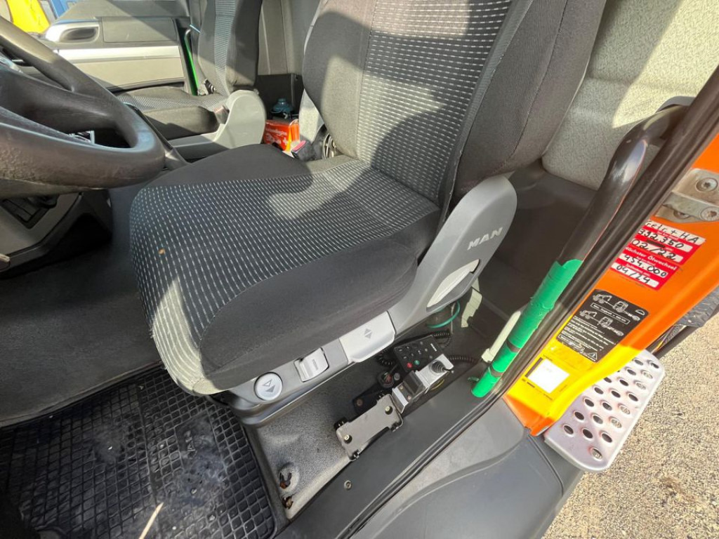 MAN TG-S 26.400 6x4H-2 BL Abrollkipper mit Kran Lift Lenk - Abrollkipper, Autokran: das Bild 4 MAN TG-S 26.400 6x4H-2 BL Abrollkipper mit Kran Lift Lenk - Abrollkipper, Autokran: das Bild 4