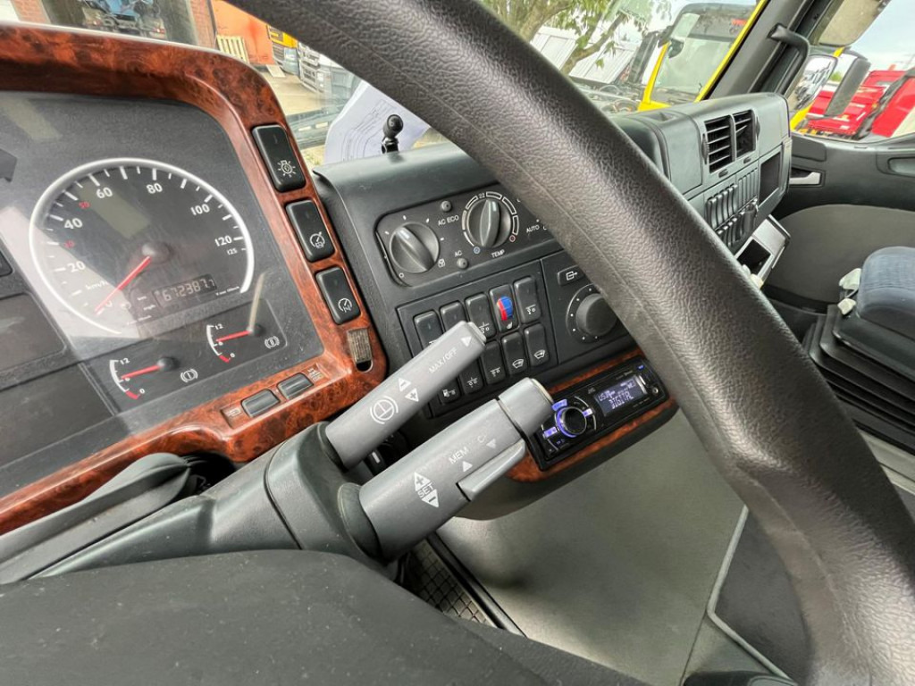 MAN TG-A 41.660 8x4 4 BBS SZM Schwerlast 250 to WSK - Sattelzugmaschine: das Bild 4 MAN TG-A 41.660 8x4 4 BBS SZM Schwerlast 250 to WSK - Sattelzugmaschine: das Bild 4