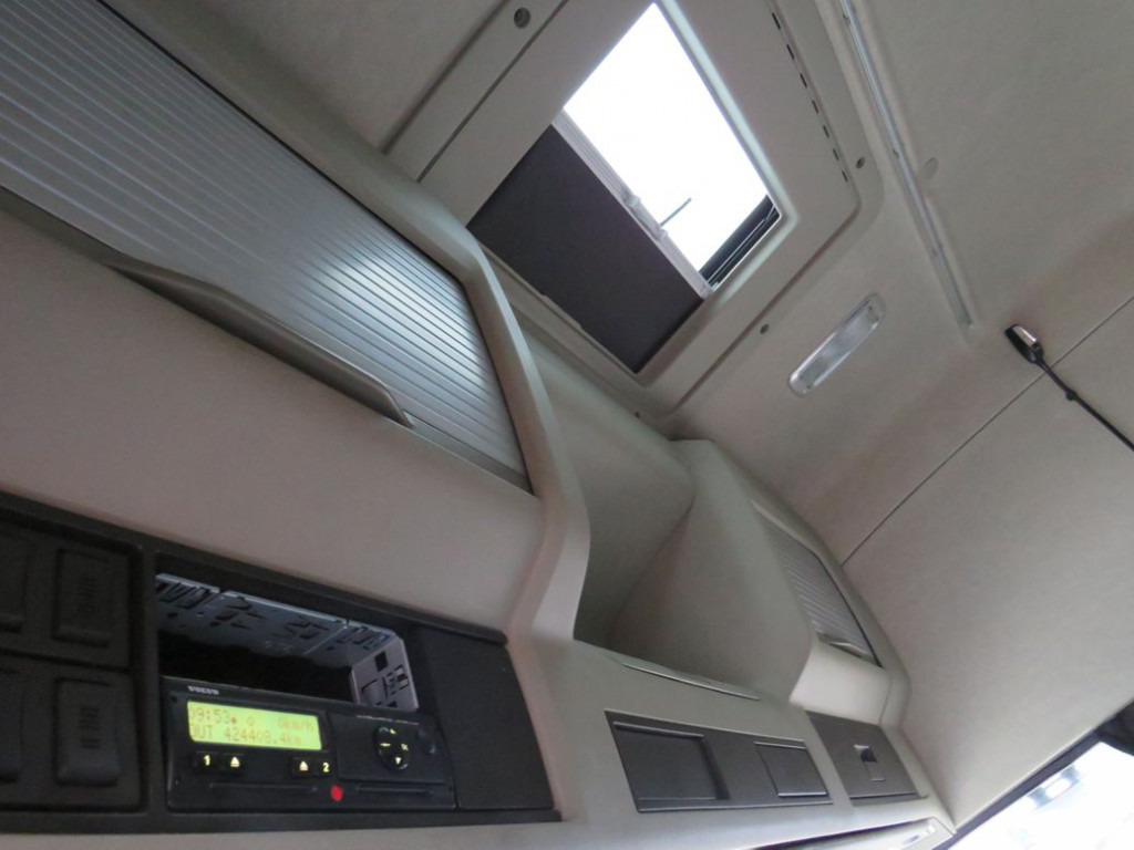 VOLVO (S) Truck FM 380 Pritsche LBW LBW 2to Tautli.+Edscha - Plane LKW: das Bild 3 VOLVO (S) Truck FM 380 Pritsche LBW LBW 2to Tautli.+Edscha - Plane LKW: das Bild 3