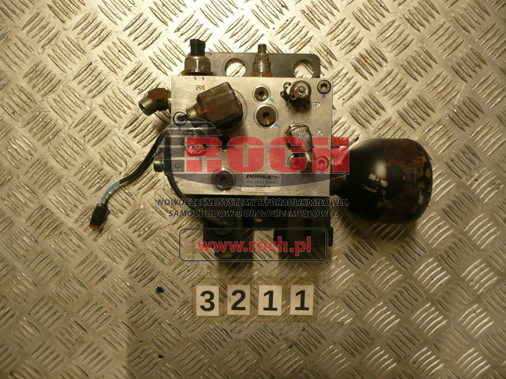 DOOSAN 410120-0052A 160401 + VDL 24VDC + VDD 24VDC + V-0,32 - Hydraulik ventil: das Bild 2 DOOSAN 410120-0052A 160401 + VDL 24VDC + VDD 24VDC + V-0,32 - Hydraulik ventil: das Bild 2