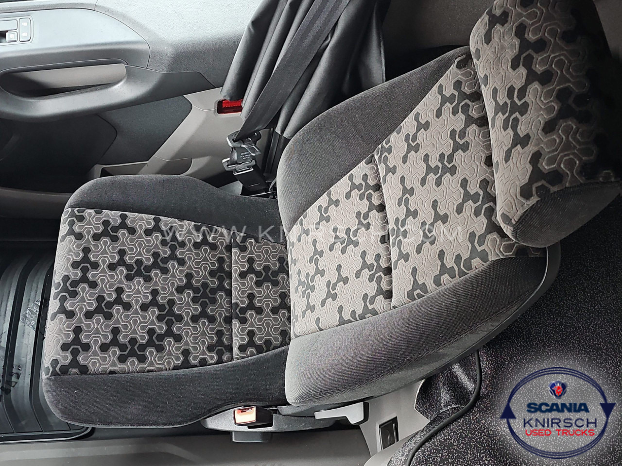 SCANIA R 450 A4x2LA / LED / Sideskirts / ADR AT - Sattelzugmaschine: das Bild 5 SCANIA R 450 A4x2LA / LED / Sideskirts / ADR AT - Sattelzugmaschine: das Bild 5