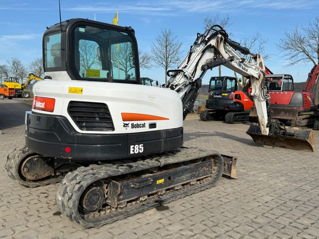 Bobcat E 85, BJ 21/22, 580 BH, hydr. VA, MS08, GLV Bobcat E 85, BJ 21/22, 820 BH, hydr. VA, MS08, GLV - Minibagger: das Bild 4 Bobcat E 85, BJ 21/22, 580 BH, hydr. VA, MS08, GLV Bobcat E 85, BJ 21/22, 820 BH, hydr. VA, MS08, GLV - Minibagger: das Bild 4
