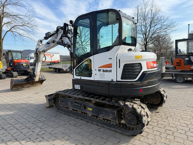 Bobcat E 85, BJ 21/22, 580 BH, hydr. VA, MS08, GLV Bobcat E 85, BJ 21/22, 820 BH, hydr. VA, MS08, GLV - Minibagger: das Bild 2 Bobcat E 85, BJ 21/22, 580 BH, hydr. VA, MS08, GLV Bobcat E 85, BJ 21/22, 820 BH, hydr. VA, MS08, GLV - Minibagger: das Bild 2