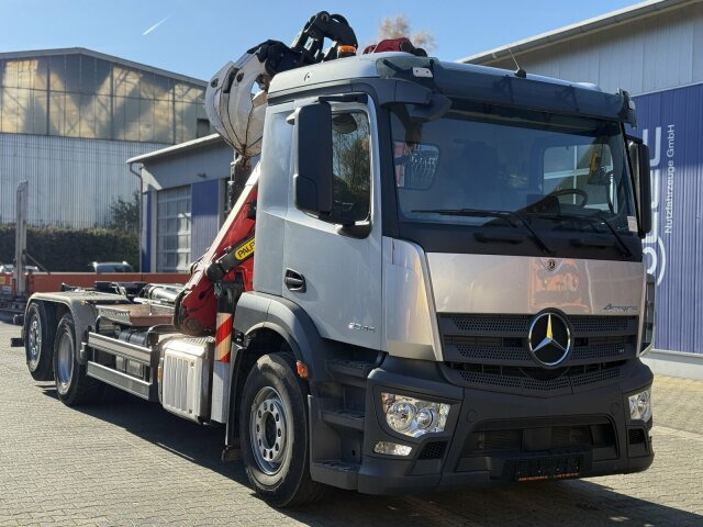 Mercedes-Benz ACTROS 2546 6x2 Abrollkip Kran Palfinger Q150Z95 - Abrollkipper, Autokran: das Bild 1 Mercedes-Benz ACTROS 2546 6x2 Abrollkip Kran Palfinger Q150Z95 - Abrollkipper, Autokran: das Bild 1