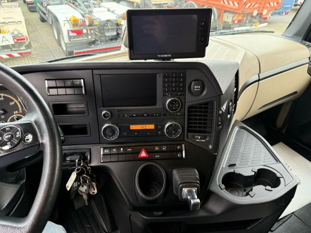 Mercedes-Benz Actros 4x2 Pritsche Plane Laderampe + Anhänger - Plane LKW: das Bild 4 Mercedes-Benz Actros 4x2 Pritsche Plane Laderampe + Anhänger - Plane LKW: das Bild 4