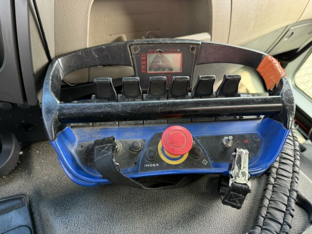 Renault Premium Lander Pritsche mit Kran FASSI - Autokran, Pritsche LKW: das Bild 2 Renault Premium Lander Pritsche mit Kran FASSI - Autokran, Pritsche LKW: das Bild 2