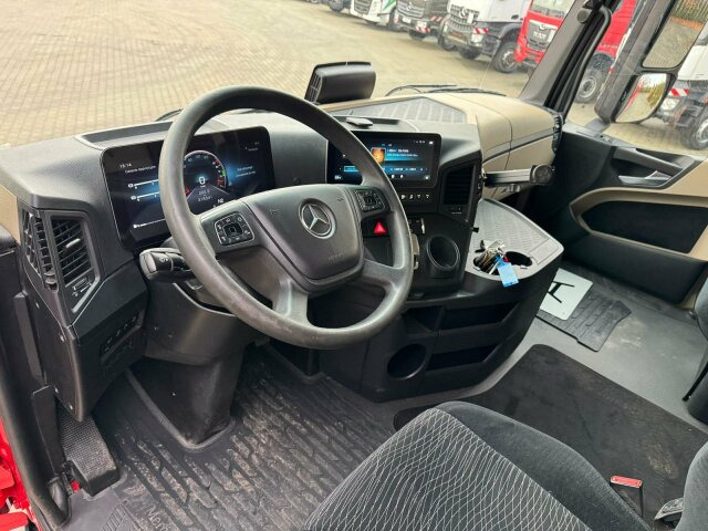 Mercedes-Benz ACTROS 1846 4x4 HAD Eur 6 Kipphydraulik Retarder - Sattelzugmaschine: das Bild 2 Mercedes-Benz ACTROS 1846 4x4 HAD Eur 6 Kipphydraulik Retarder - Sattelzugmaschine: das Bild 2