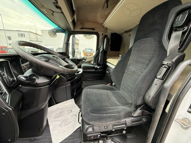 Mercedes-Benz Actros 1845 LS Sattelzugmaschine 4x2 - Sattelzugmaschine: das Bild 5 Mercedes-Benz Actros 1845 LS Sattelzugmaschine 4x2 - Sattelzugmaschine: das Bild 5