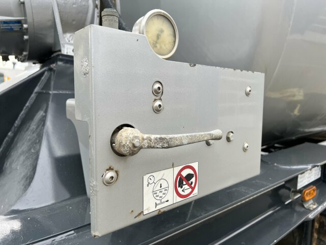 Schwing Stetter Betonmischer Auflieger 10 m³ - Betonmischer Auflieger: das Bild 4 Schwing Stetter Betonmischer Auflieger 10 m³ - Betonmischer Auflieger: das Bild 4