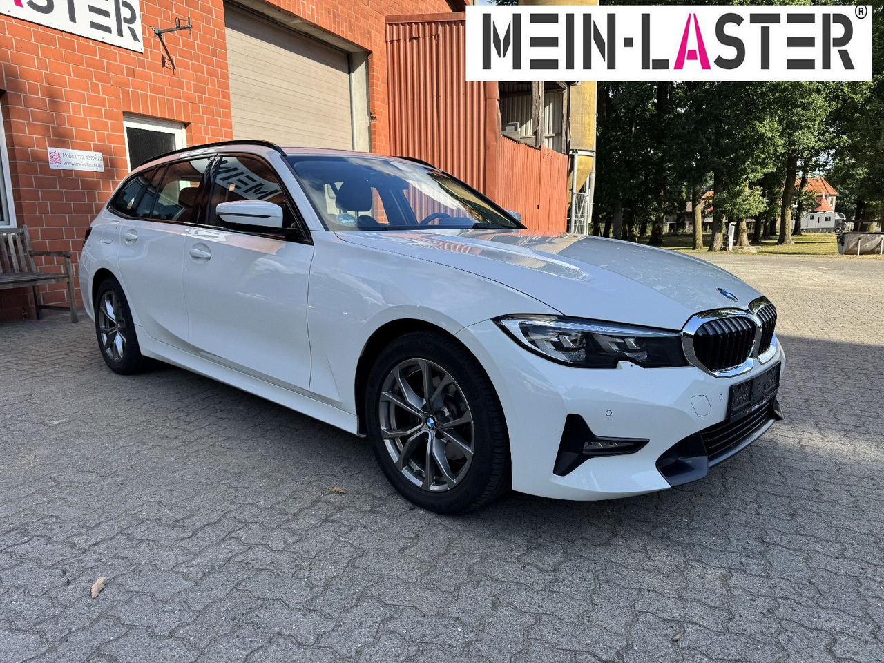 BMW 320 d xDrive touring Sport Line shadow AHK - Kombi: das Bild 2 BMW 320 d xDrive touring Sport Line shadow AHK - Kombi: das Bild 2