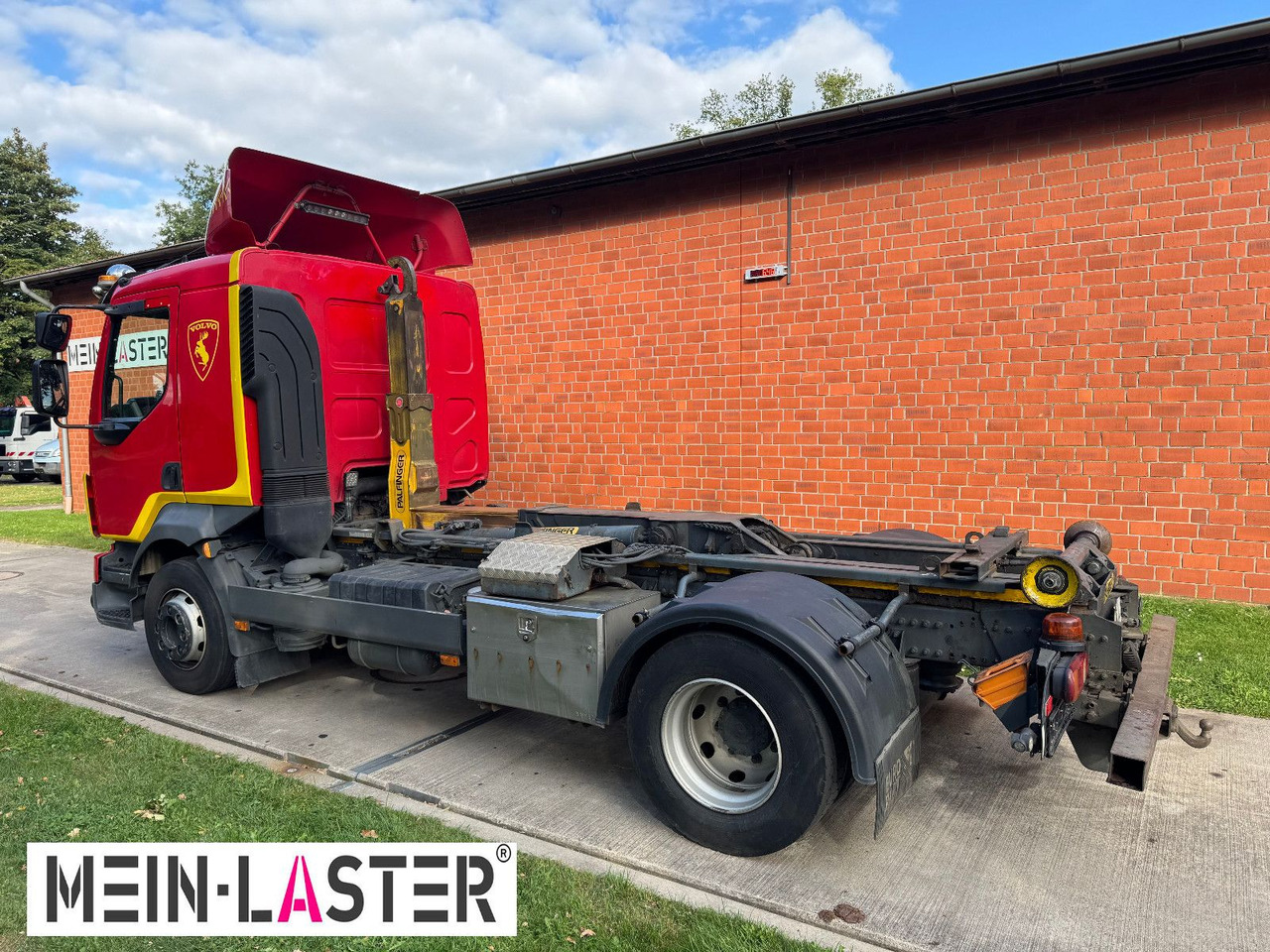 Volvo FL 250 Palfinger T10Duo City + StandardContainer - Abrollkipper: das Bild 5 Volvo FL 250 Palfinger T10Duo City + StandardContainer - Abrollkipper: das Bild 5