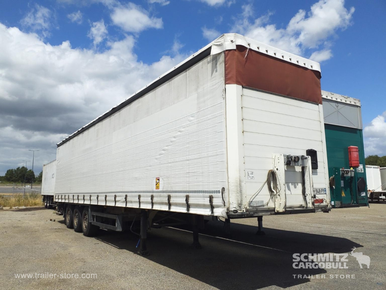 SCHMITZ Curtainsider Standard Taillift - Planenauflieger: das Bild 1 SCHMITZ Curtainsider Standard Taillift - Planenauflieger: das Bild 1