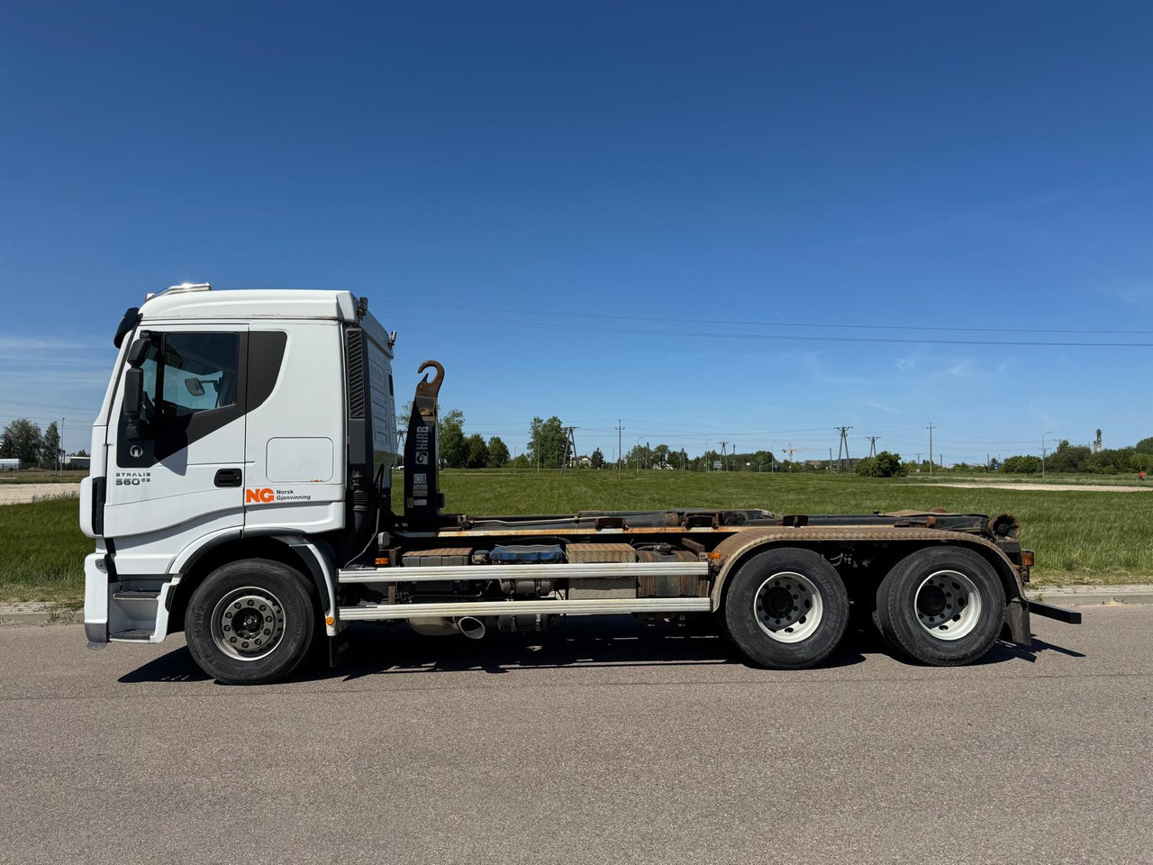 IVECO STRALIS 560 - Abrollkipper, Autokran: das Bild 4 IVECO STRALIS 560 - Abrollkipper, Autokran: das Bild 4