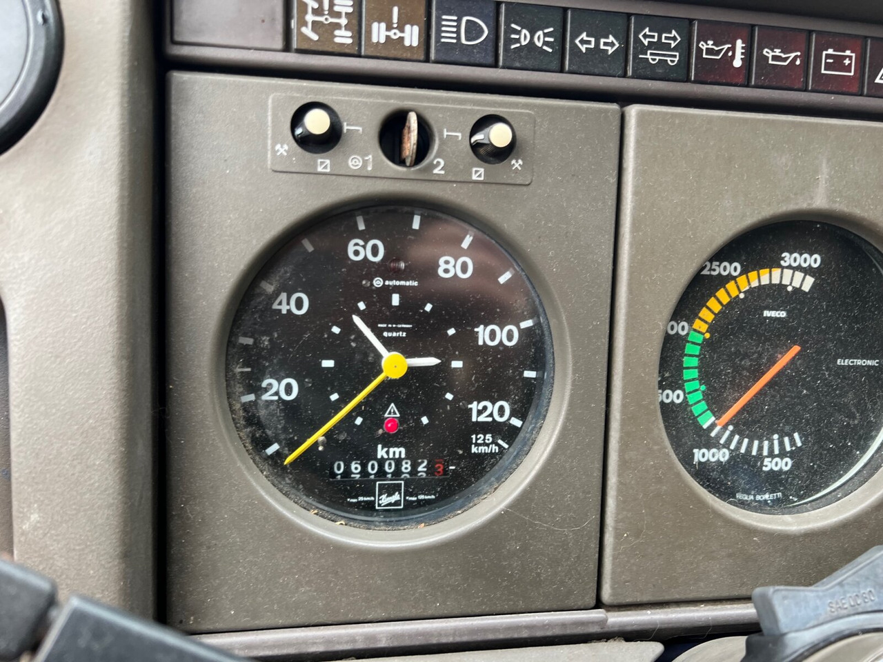 120-23 AW 4x4 Doka 120-23 AW 4x4 Doka, V8-Motor, Seilwinde - Fahrgestell LKW: das Bild 3 120-23 AW 4x4 Doka 120-23 AW 4x4 Doka, V8-Motor, Seilwinde - Fahrgestell LKW: das Bild 3