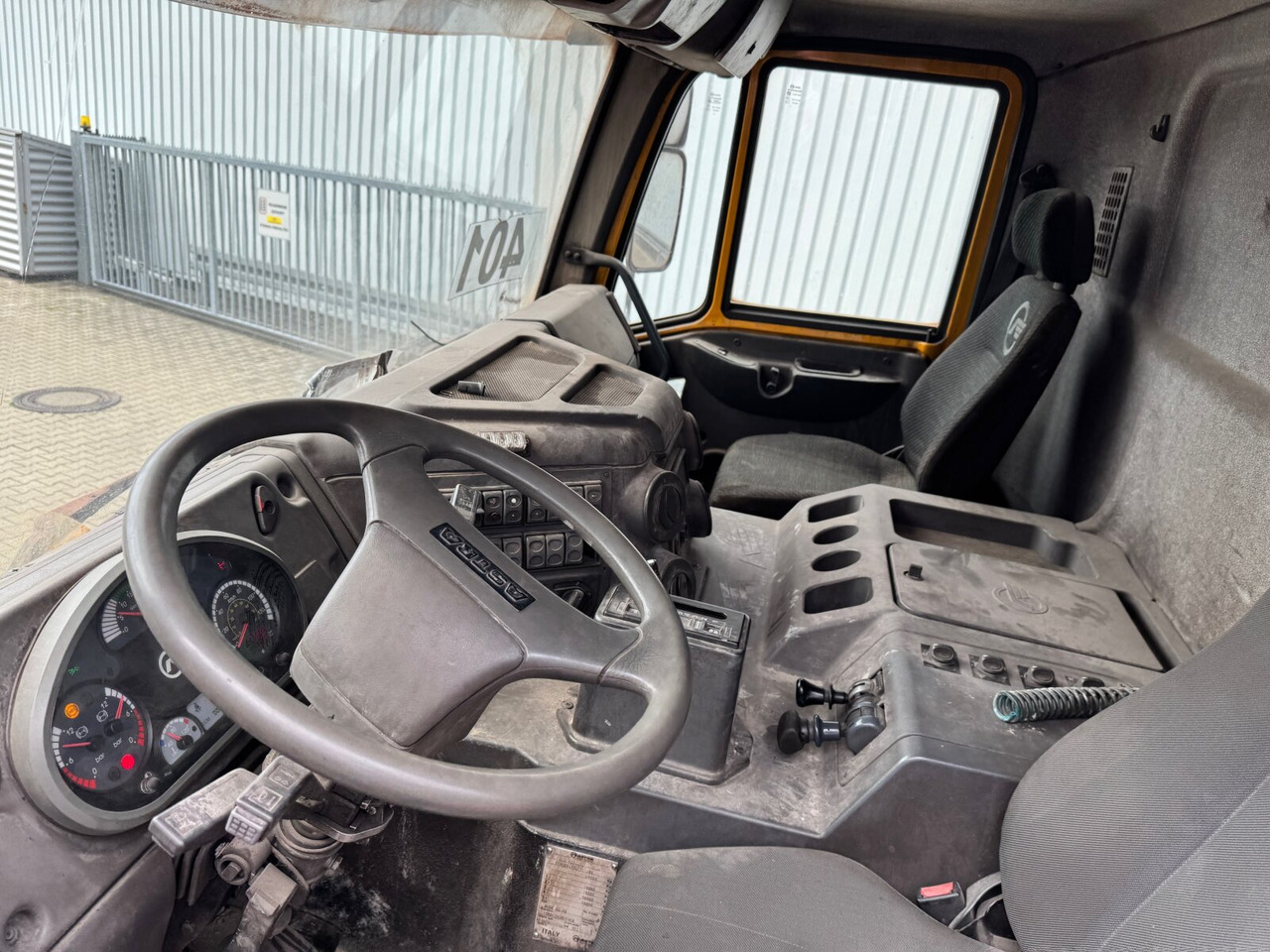 ASTRA HHD8 86.48-80 8x6 ASTRA HHD8 86.48-80 8x6 Mulde ca. 24m³ - Muldenkipper/ Dumper: das Bild 3 ASTRA HHD8 86.48-80 8x6 ASTRA HHD8 86.48-80 8x6 Mulde ca. 24m³ - Muldenkipper/ Dumper: das Bild 3