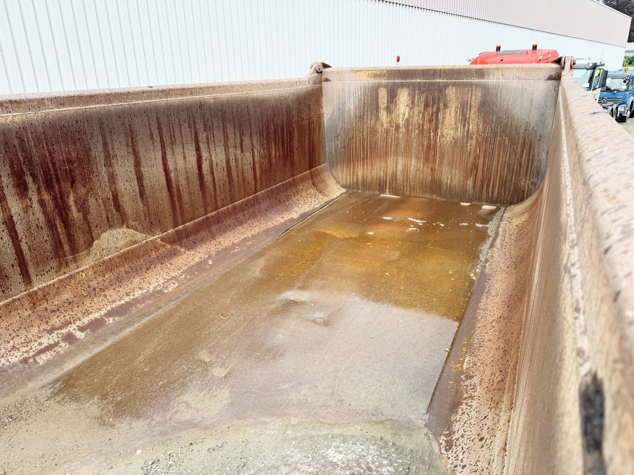 ASTRA HHD8 86.48-80 8x6 ASTRA HHD8 86.48-80 8x6 Mulde ca. 24m³ - Muldenkipper/ Dumper: das Bild 2 ASTRA HHD8 86.48-80 8x6 ASTRA HHD8 86.48-80 8x6 Mulde ca. 24m³ - Muldenkipper/ Dumper: das Bild 2