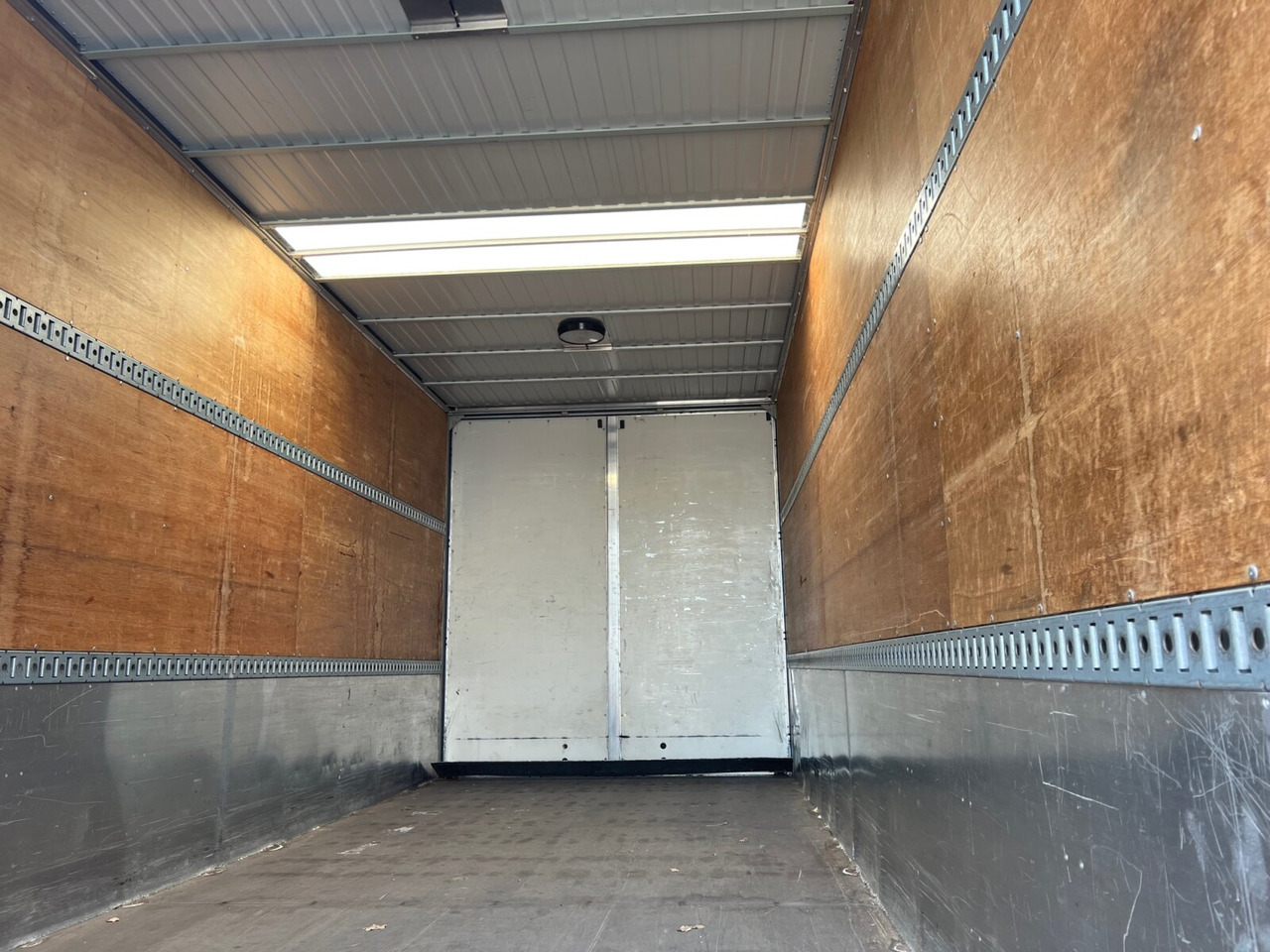 Koffer Anhänger Ackermann Z-LA-F 6.5/5.2 E Ackermann, Z-LA-F 6.5/5.2 E, durchladbar, 42 cbm: das Bild 10 Koffer Anhänger Ackermann Z-LA-F 6.5/5.2 E Ackermann, Z-LA-F 6.5/5.2 E, durchladbar, 42 cbm: das Bild 10