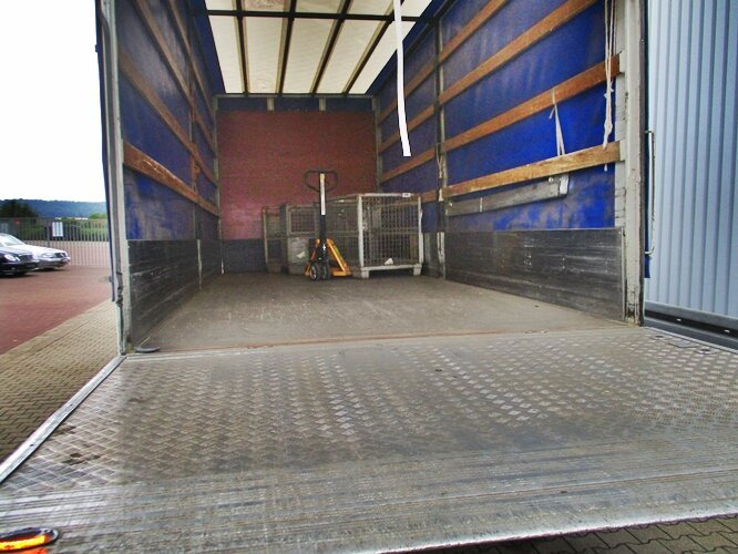 DAF DAF AE 45.150 LF Plane Spriegel LBW DAF AE 45.150 LF 4x2, Plane Spriegel LBW - Plane LKW: das Bild 4 DAF DAF AE 45.150 LF Plane Spriegel LBW DAF AE 45.150 LF 4x2, Plane Spriegel LBW - Plane LKW: das Bild 4