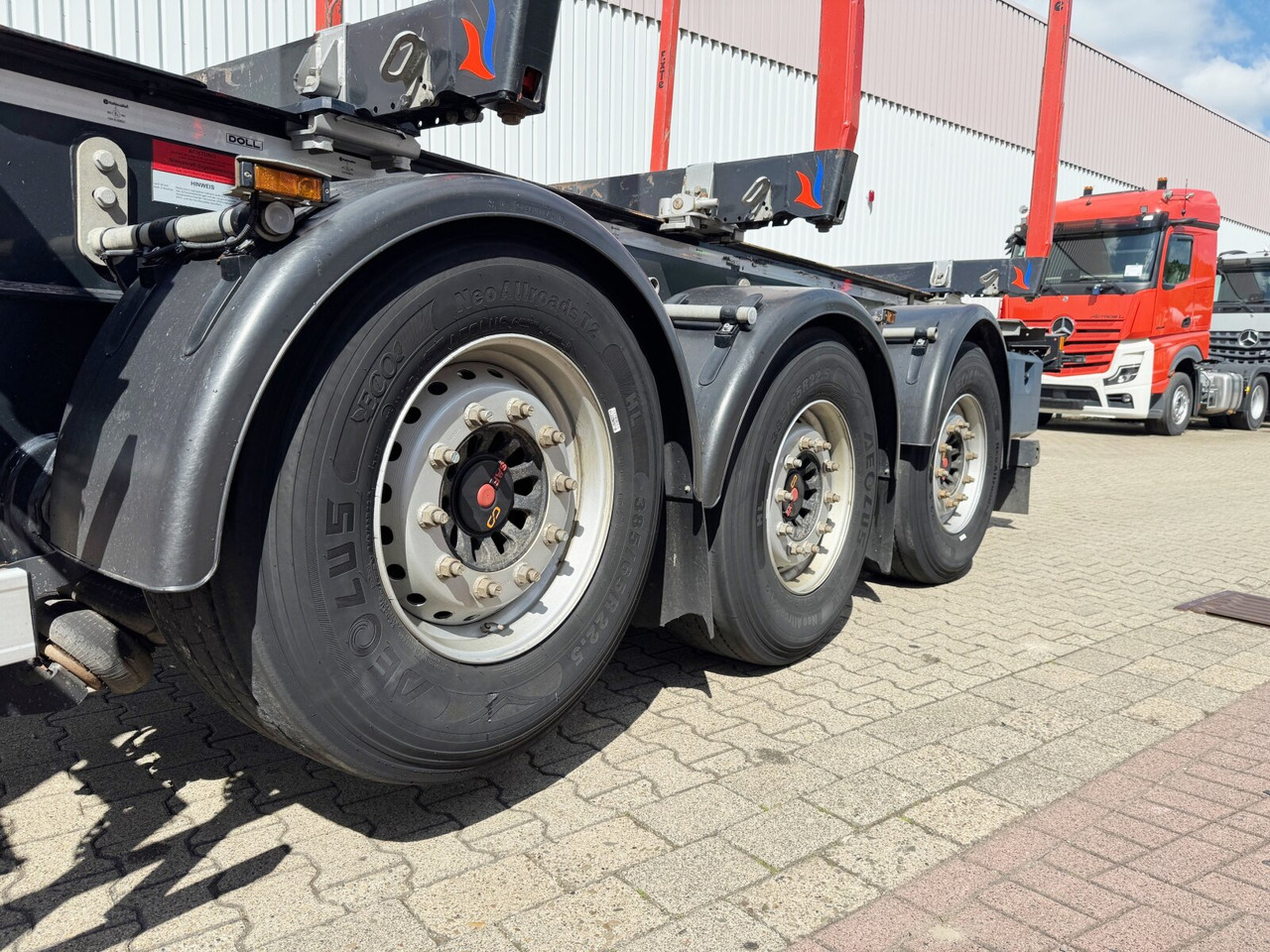 Doll LOGO H3L-14XL LOGO H3L-14XL, Liftachse, Nachlauflenkachse, teleskopierbar 9,4m-12,9 - Holzauflieger: das Bild 5 Doll LOGO H3L-14XL LOGO H3L-14XL, Liftachse, Nachlauflenkachse, teleskopierbar 9,4m-12,9 - Holzauflieger: das Bild 5