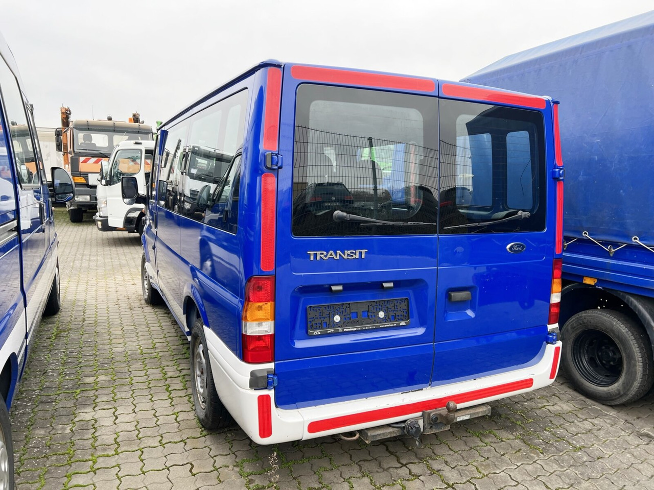 Ford Ford Transit 2,0 TDE 4x2 Ford Transit 2,0 TDE 4x2, EX-THW, 6 Sitze - Transporter mit Doppelkabine: das Bild 3 Ford Ford Transit 2,0 TDE 4x2 Ford Transit 2,0 TDE 4x2, EX-THW, 6 Sitze - Transporter mit Doppelkabine: das Bild 3