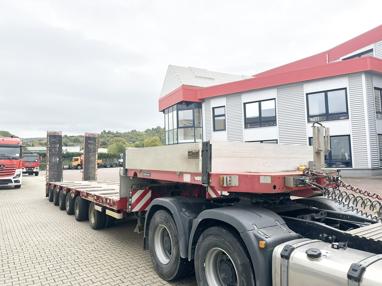 Tieflader Auflieger Für die Beförderung von schwere Technik Goldhofer STZ L 6-67/80 A STZ-L 6-67/80 A, 6 Achsen, 86.000kg Ges.-Gew.: das Bild 10 Tieflader Auflieger Für die Beförderung von schwere Technik Goldhofer STZ L 6-67/80 A STZ-L 6-67/80 A, 6 Achsen, 86.000kg Ges.-Gew.: das Bild 10