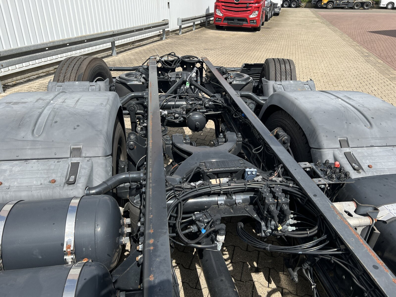 MAN TGS 26.320 6X2-4 BL TGS 26.320 6X2-4 BL, Lenk-/Liftachse, Rechtslenker, Export Only! - Fahrgestell LKW: das Bild 3 MAN TGS 26.320 6X2-4 BL TGS 26.320 6X2-4 BL, Lenk-/Liftachse, Rechtslenker, Export Only! - Fahrgestell LKW: das Bild 3