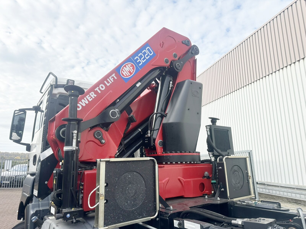 MAN TGS 35.480 8X4 BL TGS 35.480 8X4 BL, Intarder, Kran HMF 3220-K6, 4-fach Abstützung, Funk - Abrollkipper, Autokran: das Bild 2 MAN TGS 35.480 8X4 BL TGS 35.480 8X4 BL, Intarder, Kran HMF 3220-K6, 4-fach Abstützung, Funk - Abrollkipper, Autokran: das Bild 2