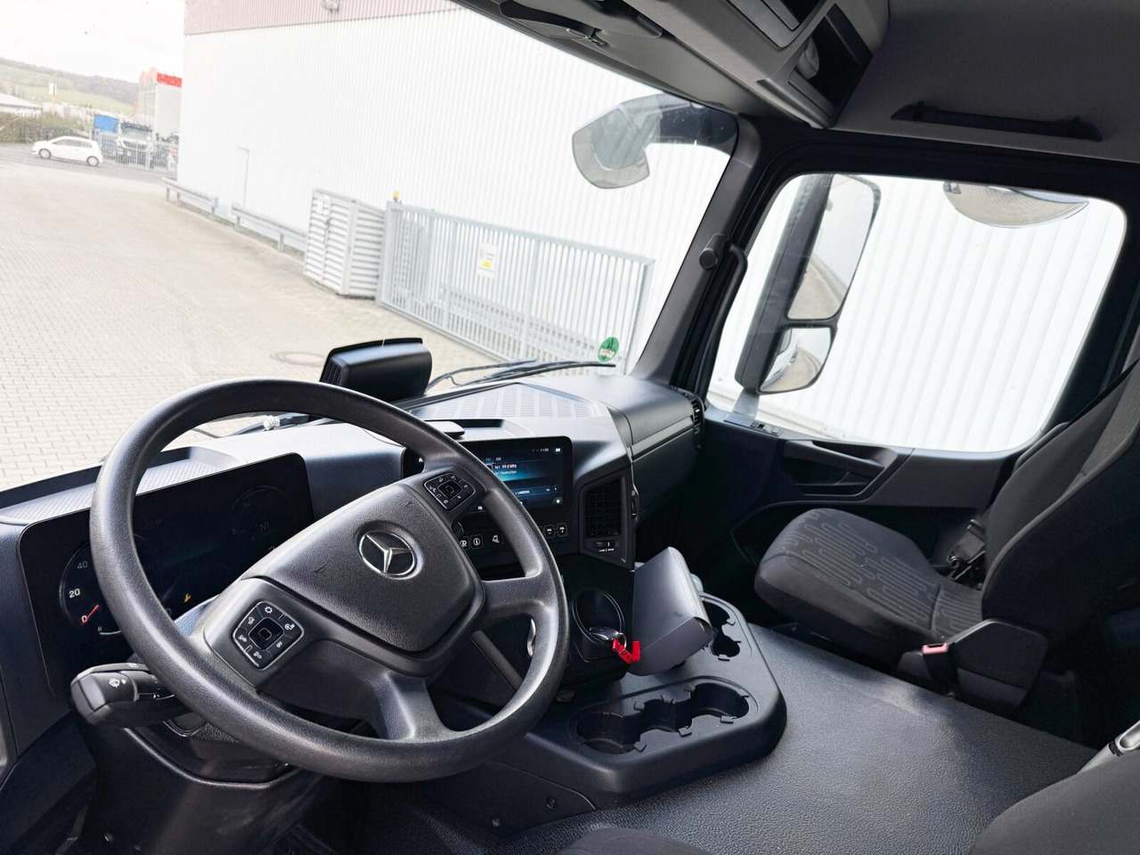 Mercedes-Benz Arocs 1840 L 4x2 Arocs 1840 L 4x2, Kran Palfinger PK12001L, Hochstand - Autokran: das Bild 3 Mercedes-Benz Arocs 1840 L 4x2 Arocs 1840 L 4x2, Kran Palfinger PK12001L, Hochstand - Autokran: das Bild 3