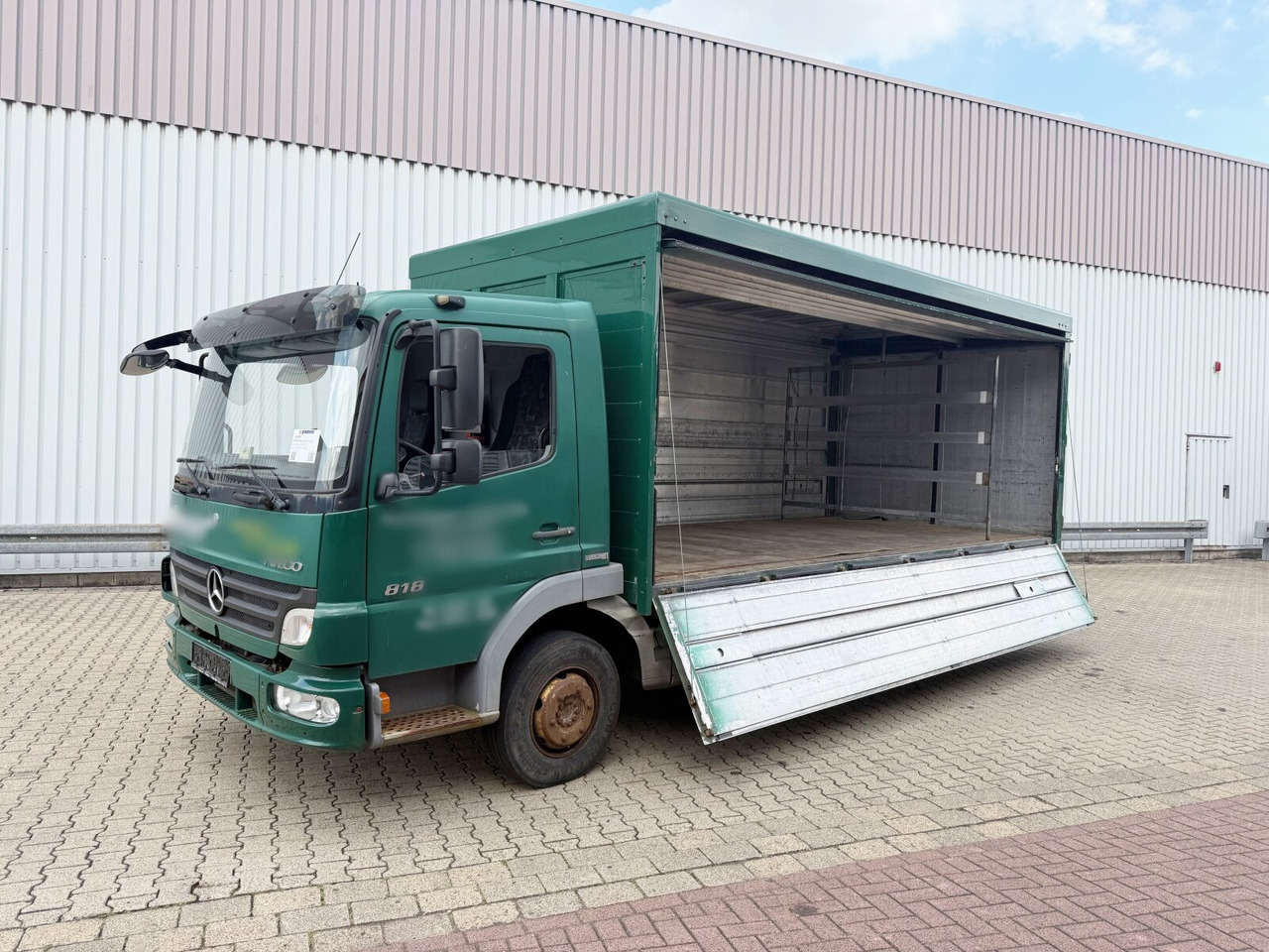 Mercedes-Benz Atego 818 L 4x2 Atego 818 L 4x2, Getränkekoffer, 2x AHK - Koffer LKW: das Bild 1 Mercedes-Benz Atego 818 L 4x2 Atego 818 L 4x2, Getränkekoffer, 2x AHK - Koffer LKW: das Bild 1