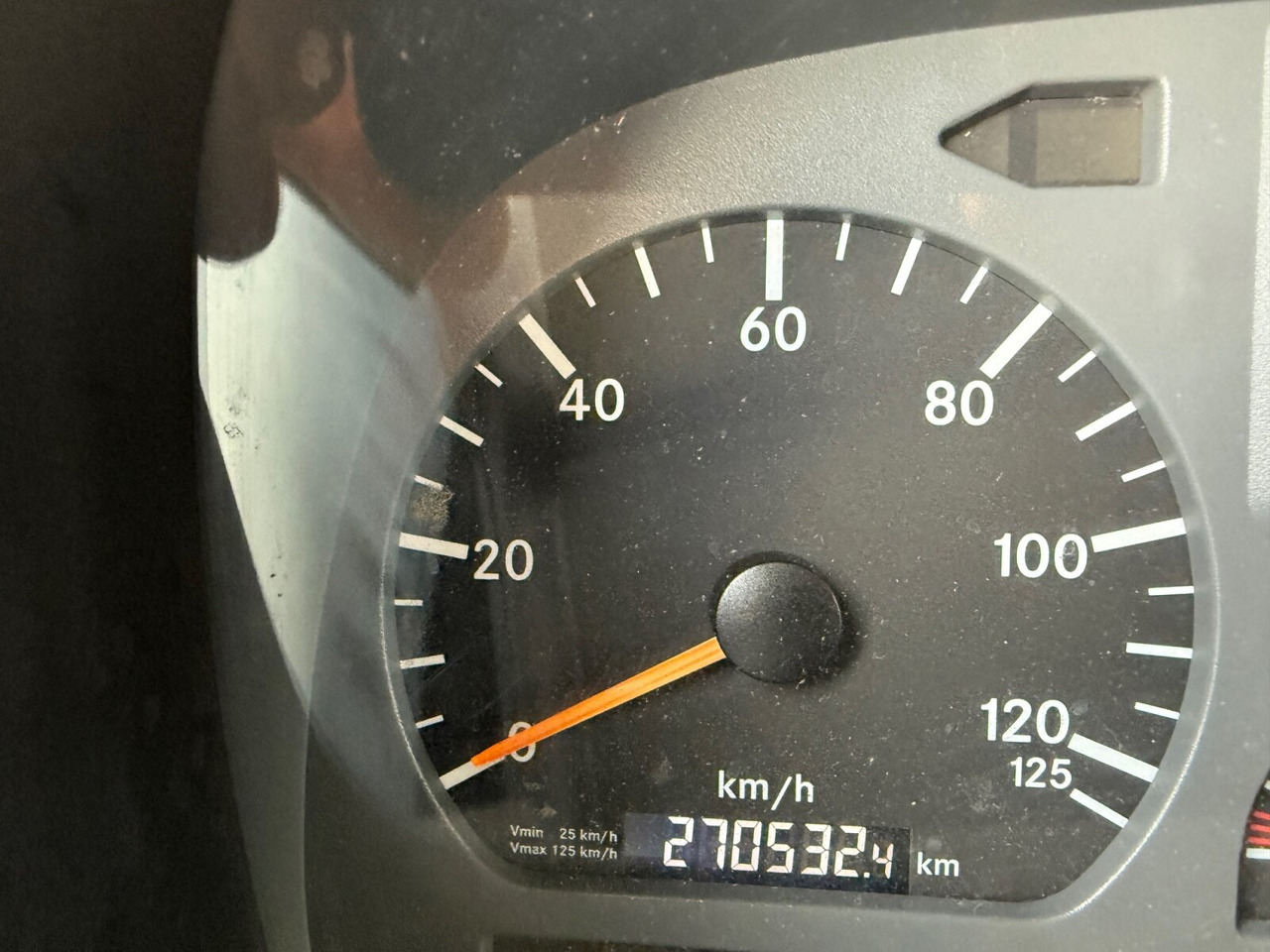 Mercedes-Benz Atego 818 L 4x2 Atego 818 L 4x2, Getränkekoffer, 2x AHK - Koffer LKW: das Bild 4 Mercedes-Benz Atego 818 L 4x2 Atego 818 L 4x2, Getränkekoffer, 2x AHK - Koffer LKW: das Bild 4