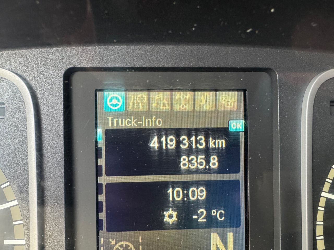 Mercedes-Benz Atego 824 L 4x2 Atego 824 L 4x2, Motorabtrieb, City-Abroller - Abrollkipper: das Bild 5 Mercedes-Benz Atego 824 L 4x2 Atego 824 L 4x2, Motorabtrieb, City-Abroller - Abrollkipper: das Bild 5