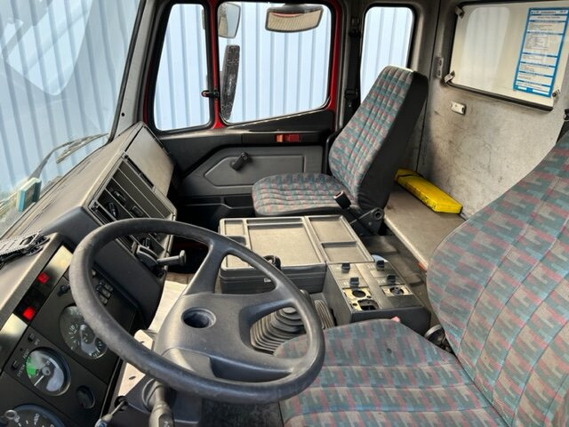 Mercedes-Benz SK II 25/2634 K 6x4 SK II 25/2634 K 6x4, Stahlmulde ca. 13m³ - Muldenkipper/ Dumper: das Bild 4 Mercedes-Benz SK II 25/2634 K 6x4 SK II 25/2634 K 6x4, Stahlmulde ca. 13m³ - Muldenkipper/ Dumper: das Bild 4