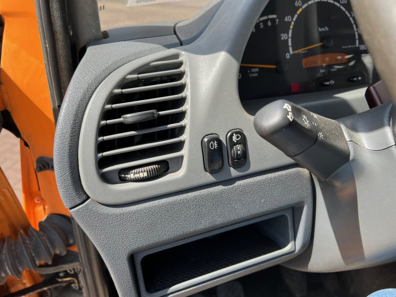 Mercedes-Benz Sprinter 308 4x2 Doka Sprinter 308 4x2 Doka - Pritschenwagen, Transporter mit Doppelkabine: das Bild 3 Mercedes-Benz Sprinter 308 4x2 Doka Sprinter 308 4x2 Doka - Pritschenwagen, Transporter mit Doppelkabine: das Bild 3