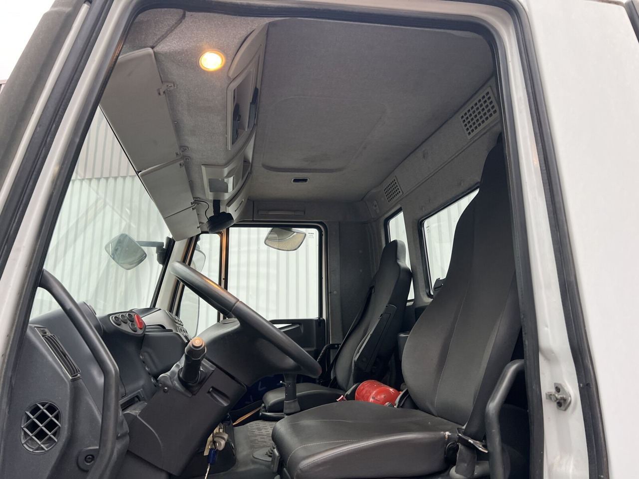 Innenraum Bild 1: Sattelzugmaschine Stralis AD440S42T/P 4x2 Stralis AD440X42T/P 4x2, Ex- Innenraum Bild 1: Sattelzugmaschine Stralis AD440S42T/P 4x2 Stralis AD440X42T/P 4x2, Ex-