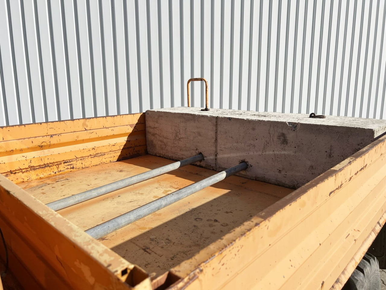 Unimog U84 406 4x4 U84 406 4x4, Kommunalhydraulik, Zapfwelle vorn & hinten, EX-Kommune - Kipper, Kommunal-/ Sonderfahrzeug: das Bild 5 Unimog U84 406 4x4 U84 406 4x4, Kommunalhydraulik, Zapfwelle vorn & hinten, EX-Kommune - Kipper, Kommunal-/ Sonderfahrzeug: das Bild 5