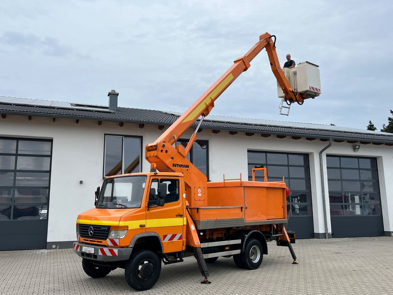 Mercedes-Benz Vario 814 DA 4x4 Ruthmann T 170 - LKW mit Arbeitsbühne: das Bild 1 Mercedes-Benz Vario 814 DA 4x4 Ruthmann T 170 - LKW mit Arbeitsbühne: das Bild 1