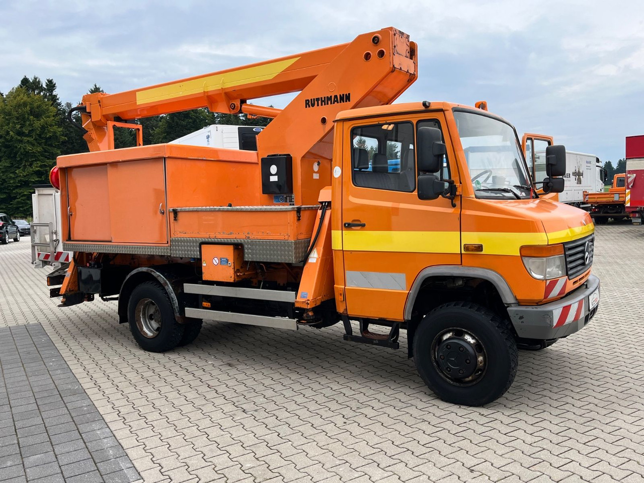 Mercedes-Benz Vario 814 DA 4x4 Ruthmann T 170 - LKW mit Arbeitsbühne: das Bild 5 Mercedes-Benz Vario 814 DA 4x4 Ruthmann T 170 - LKW mit Arbeitsbühne: das Bild 5