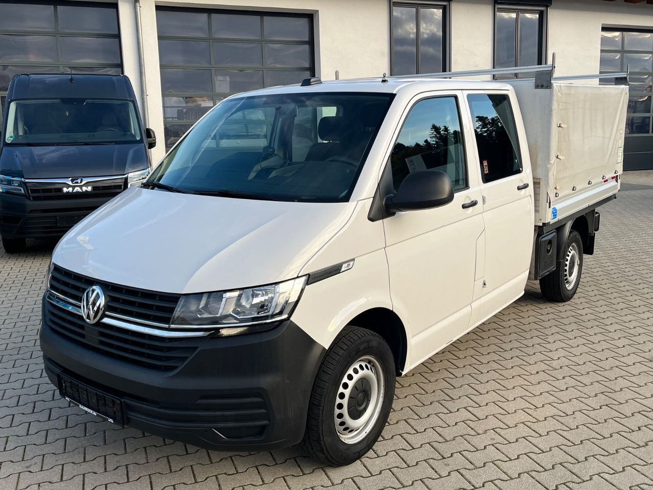 Volkswagen T6.1 DOKA Pritsche 4x4 Sperre Standheizung - Transporter mit Plane, Transporter mit Doppelkabine: das Bild 1 Volkswagen T6.1 DOKA Pritsche 4x4 Sperre Standheizung - Transporter mit Plane, Transporter mit Doppelkabine: das Bild 1