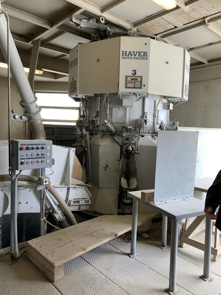 Haver & Boecker 6 nozzle bagging plant - Baugeräte: das Bild 1 Haver & Boecker 6 nozzle bagging plant - Baugeräte: das Bild 1