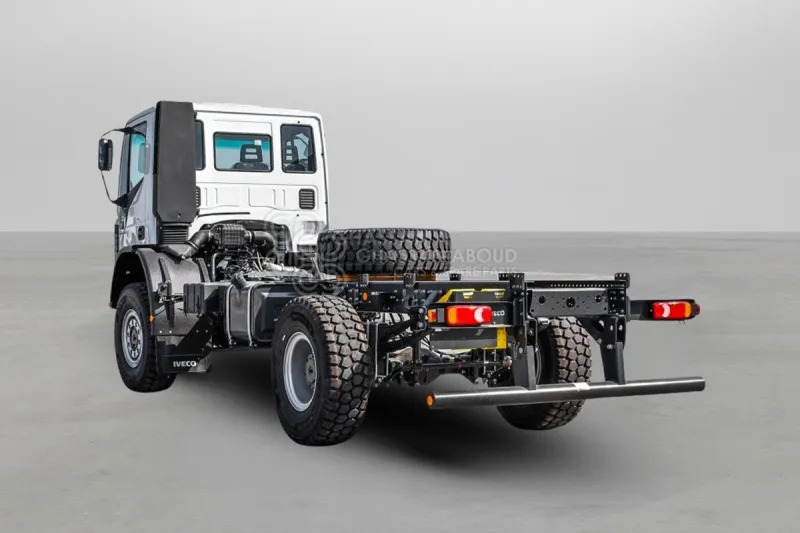 Iveco Euro Cargo ML150 4x4 Chassis - Fahrgestell LKW: das Bild 3 Iveco Euro Cargo ML150 4x4 Chassis - Fahrgestell LKW: das Bild 3