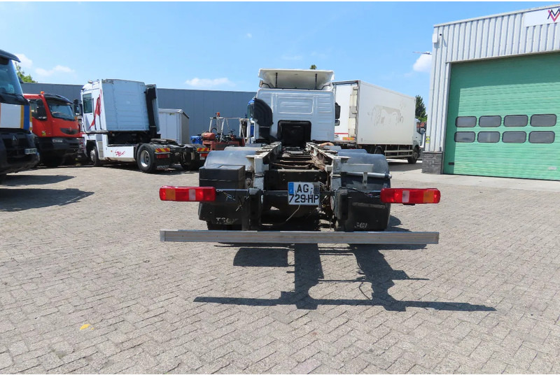 Volvo FM 380 8x4 FULL SPRING. 100% condition! - Fahrgestell LKW: das Bild 5 Volvo FM 380 8x4 FULL SPRING. 100% condition! - Fahrgestell LKW: das Bild 5