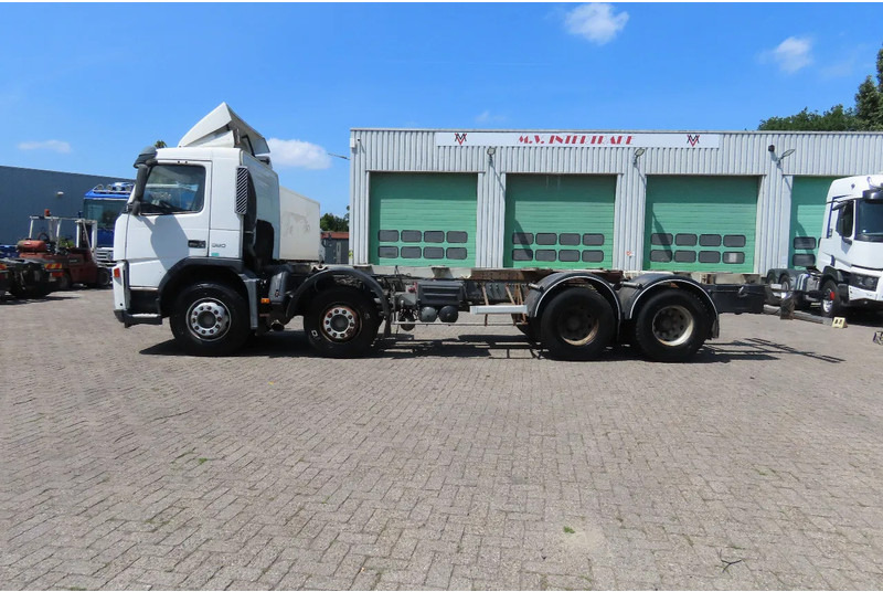 Volvo FM 380 8x4 FULL SPRING. 100% condition! - Fahrgestell LKW: das Bild 4 Volvo FM 380 8x4 FULL SPRING. 100% condition! - Fahrgestell LKW: das Bild 4